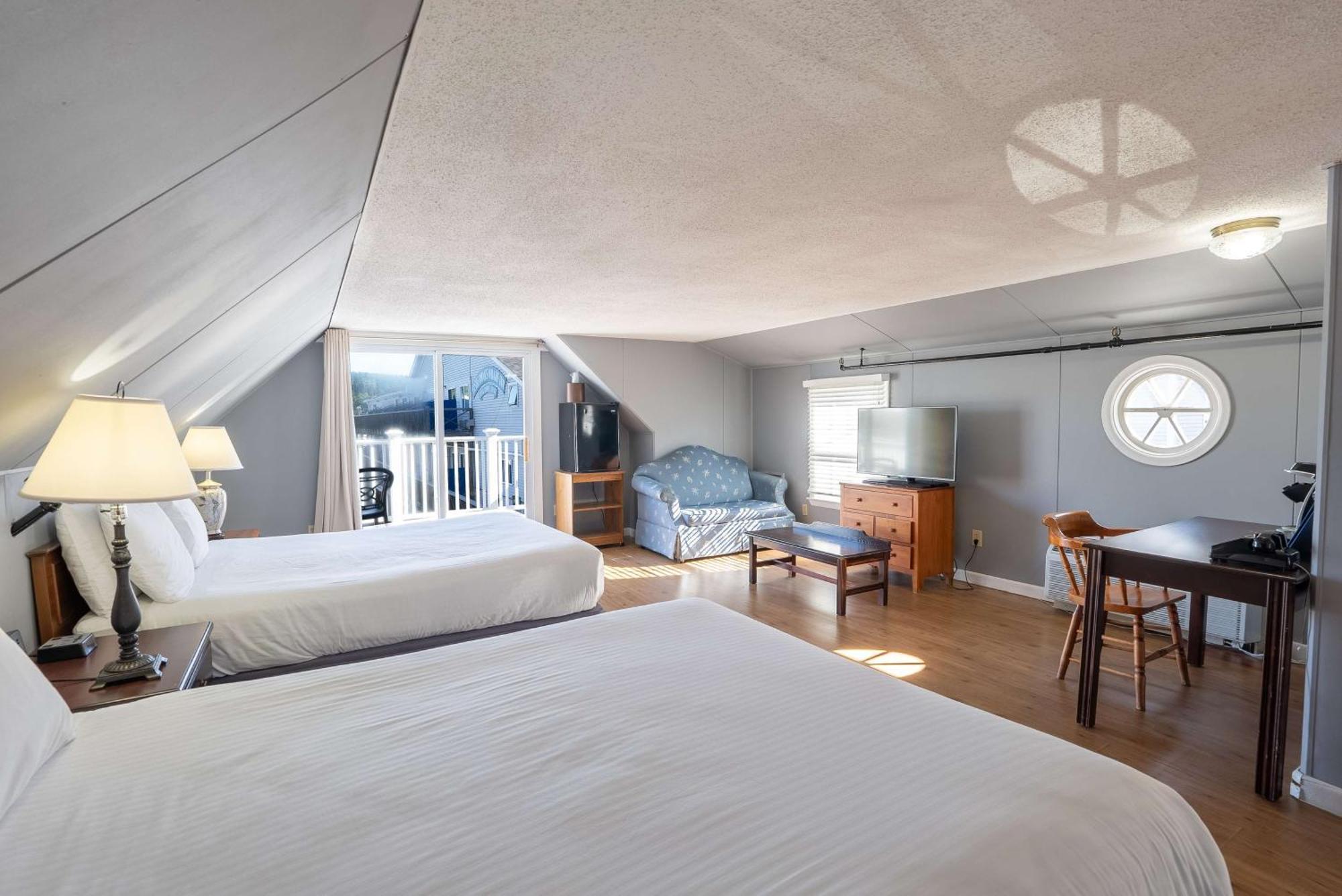 Fisherman's Wharf Motel 2*