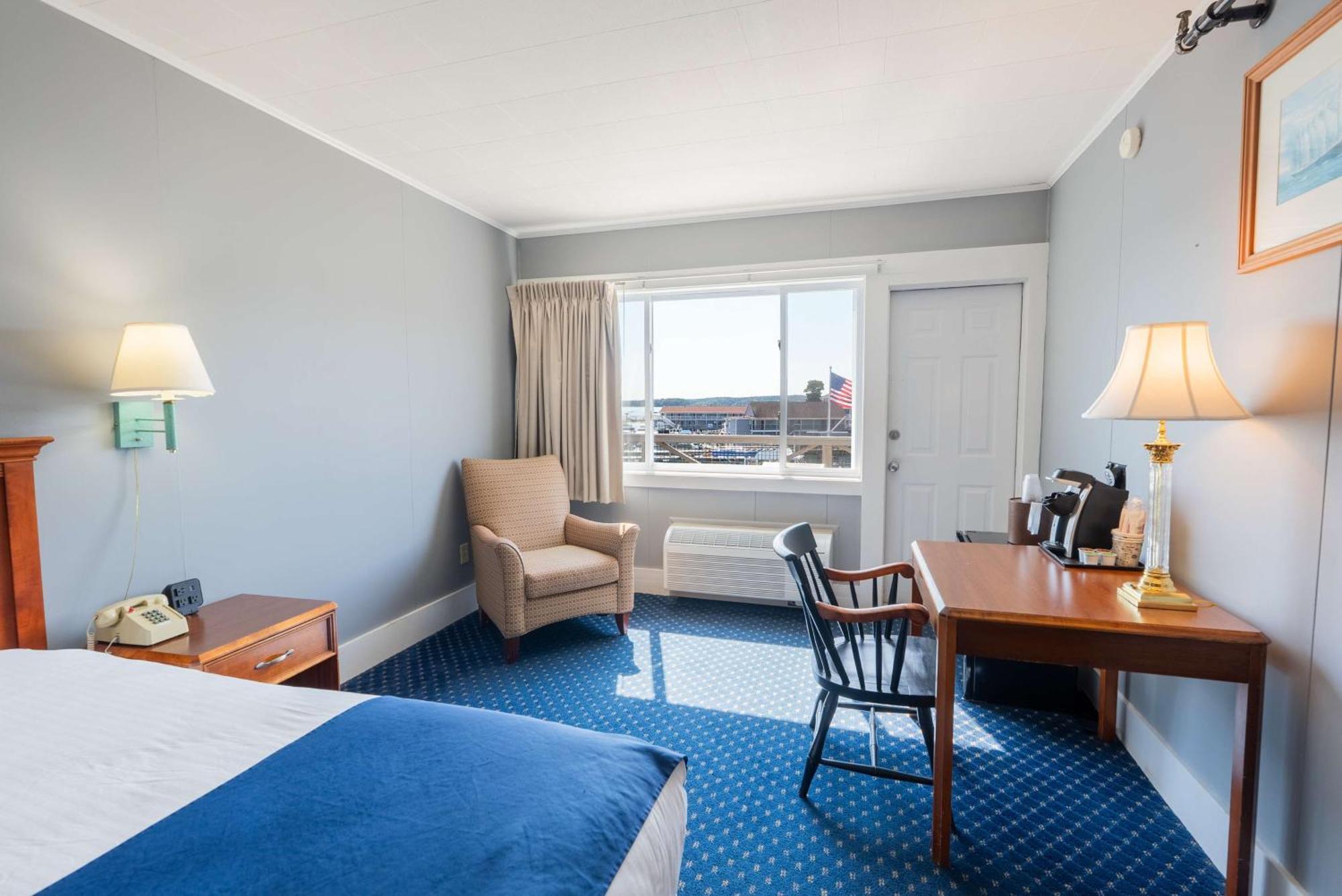 Fisherman's Wharf Motel 2*